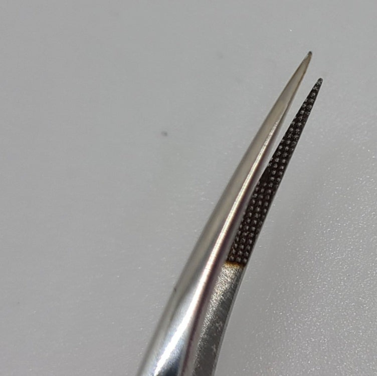 Fibre tip curved isolation tweezers